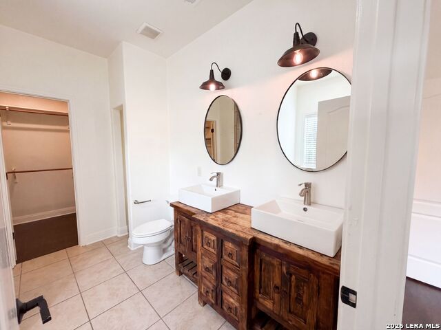 4247 Richmond Ave Property Photo 12