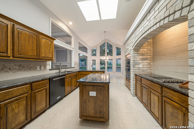 15811 Mission Rdg Property Photo 14