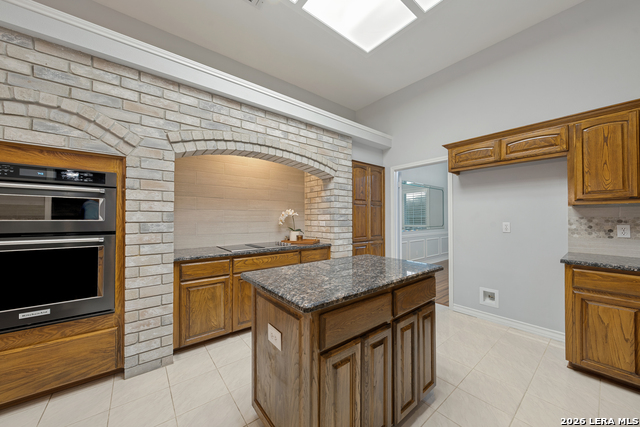15811 Mission Rdg Property Photo 15