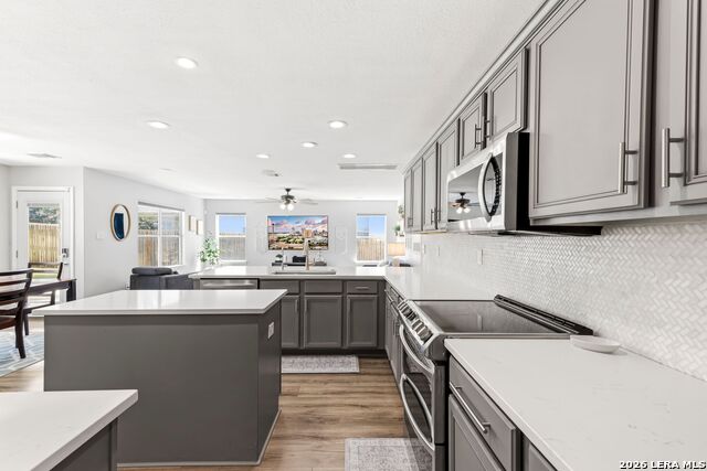10947 Mustang Spring Property Photo 12