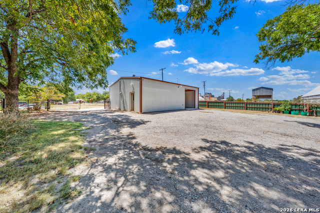 509 E Almante Avenue Property Photo 24