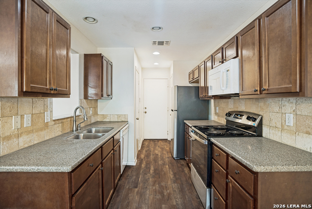 7739 Rustic Park Property Photo 11