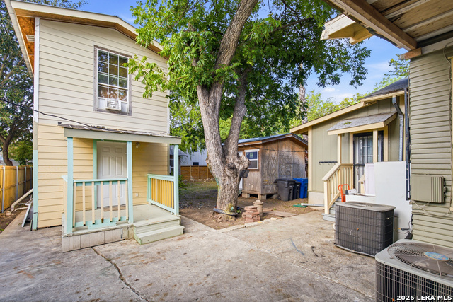 314 Devine St Property Photo 18