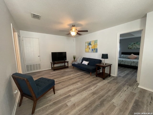 11922 Meadow Wls Property Photo 6