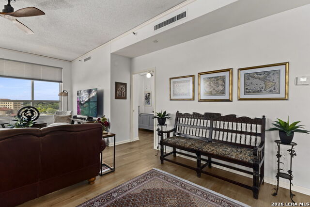 1 Towers Park Ln Property Photo 11