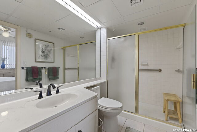 1 Towers Park Ln Property Photo 22