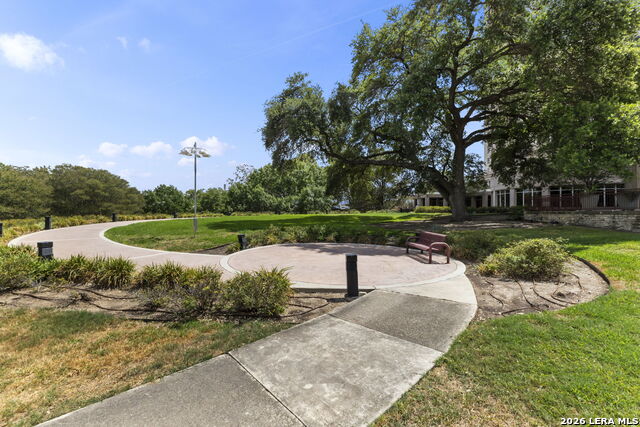 1 Towers Park Ln Property Photo 28