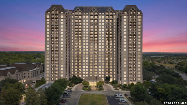 1 Towers Park Ln Property Photo 32