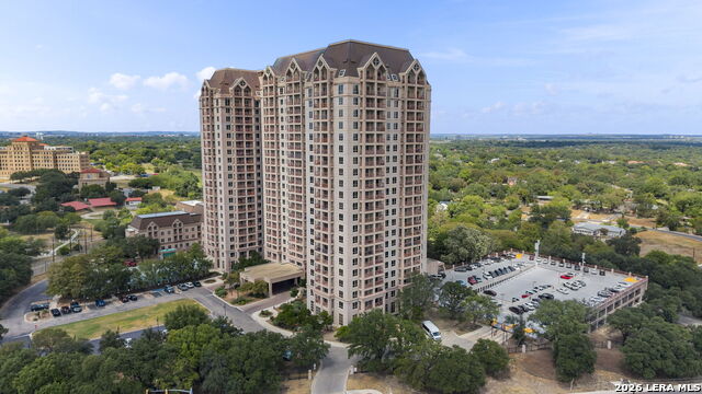 1 Towers Park Ln Property Photo 33