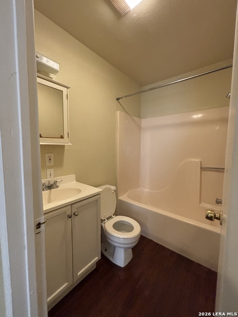 234 San Angelo St Property Photo 4