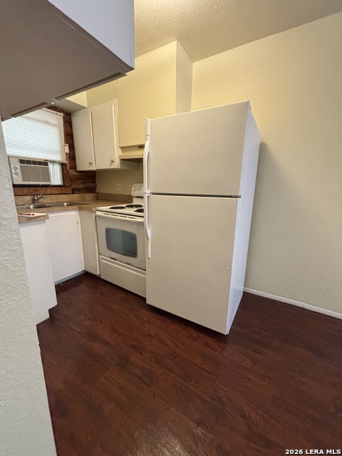 234 San Angelo St Property Photo 6