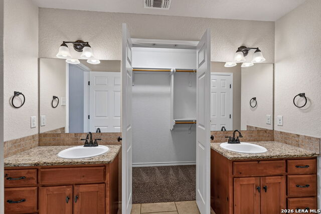 555 Cimarron Sq Property Photo 22