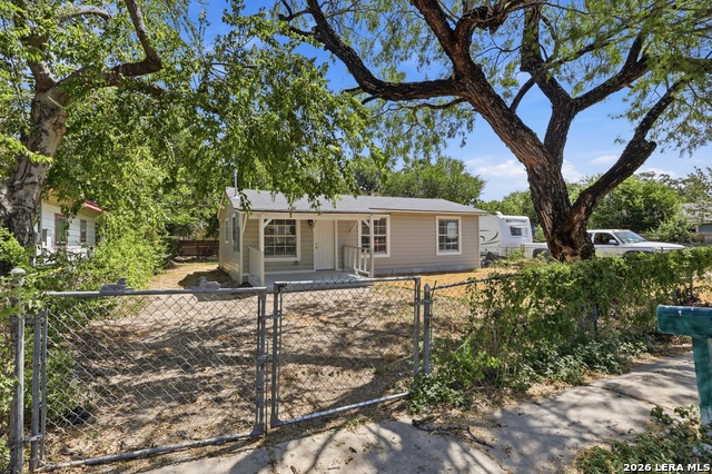 606 S San Joaquin Ave Property Photo 2