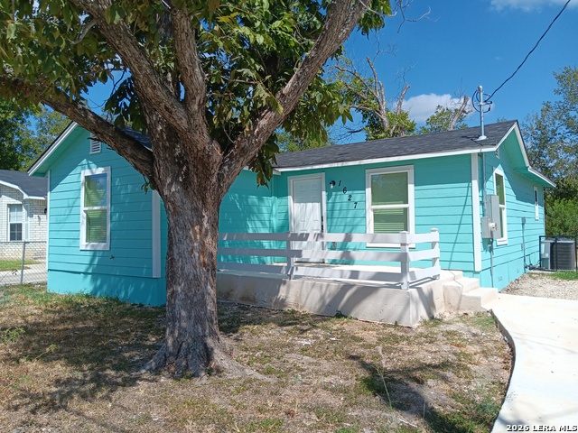 1627 San Rafael St Property Photo 1