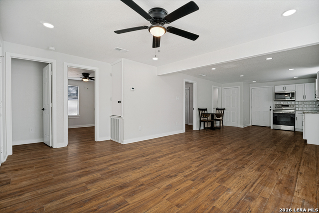 1627 San Rafael St Property Photo 6