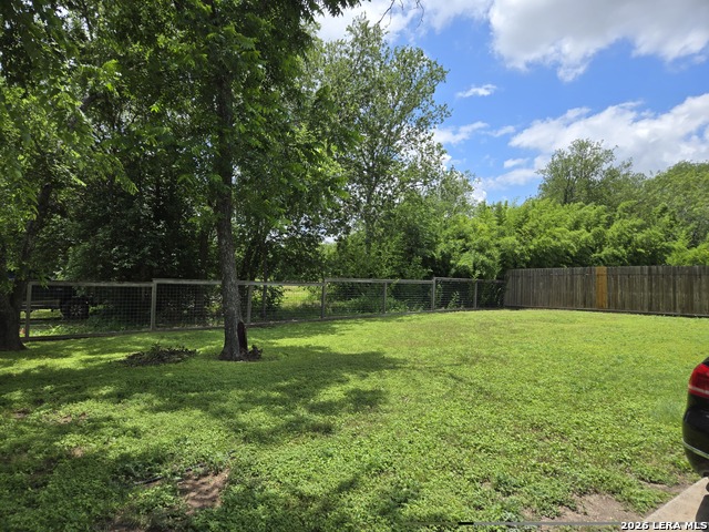 903 Zachry Dr Property Photo 7