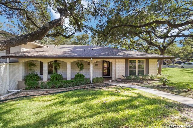 3246 Castledale Dr Property Photo 3