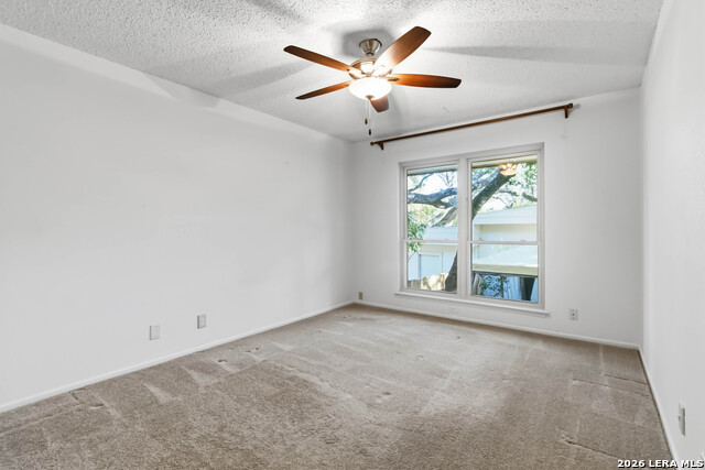 3246 Castledale Dr Property Photo 17