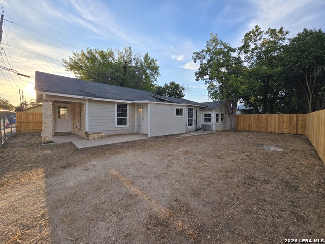 772 4th St Property Photo 3