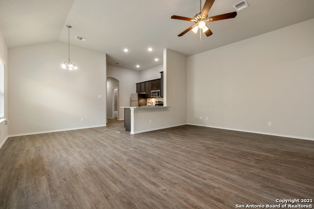 9211 Canyon Bnd Property Photo 4