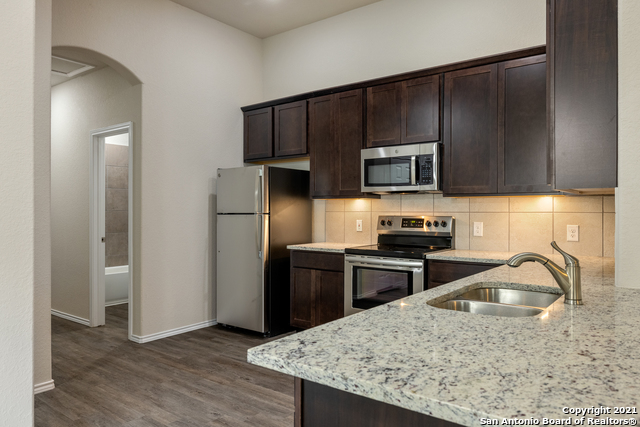 9211 Canyon Bnd Property Photo 6
