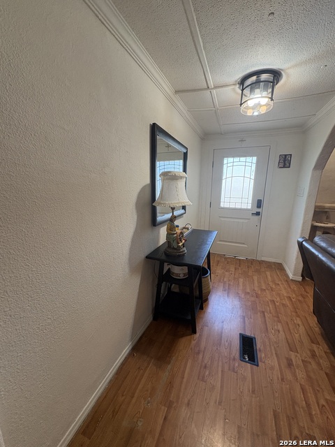 511 Zaragoza Dr Property Photo 4