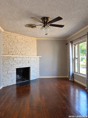 807 Frio Property Photo 6