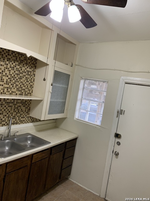 2047 W Summit Ave Property Photo 12