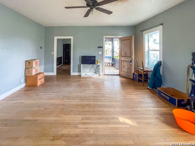 212 S Hall St Property Photo 8