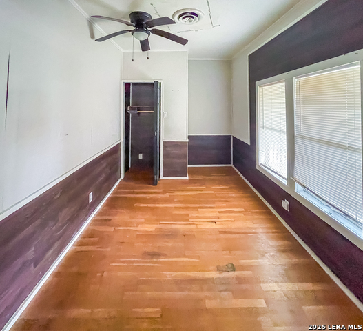 212 S Hall St Property Photo 9