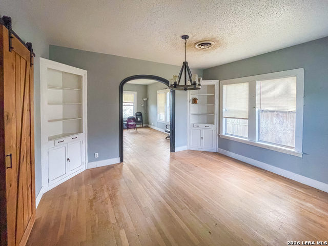 212 S Hall St Property Photo 12