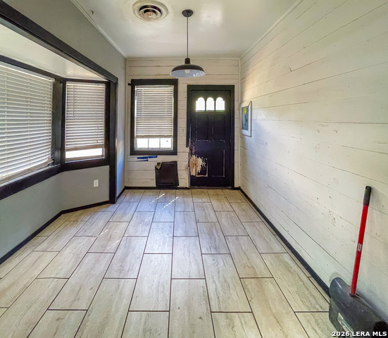 212 S Hall St Property Photo 16