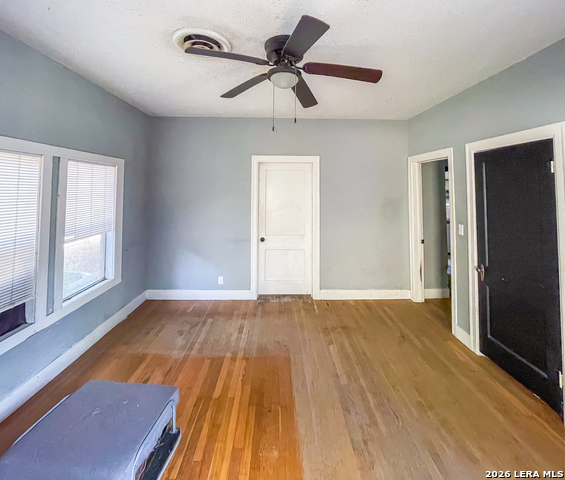 212 S Hall St Property Photo 22