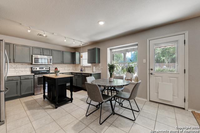 2377 Carson Loop Property Photo 8