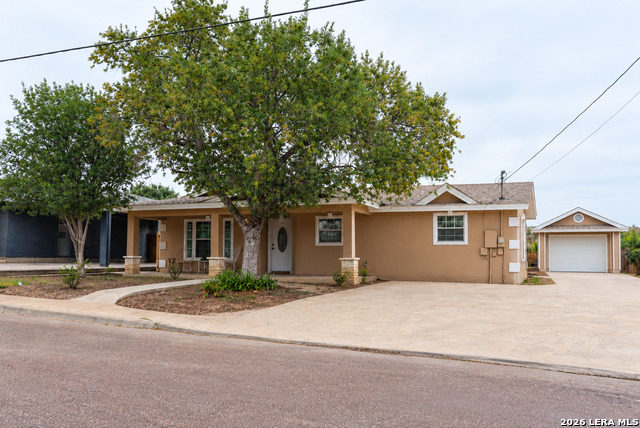 188 Falcon Property Photo 2