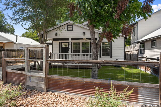 2018 Katy St Property Photo 3