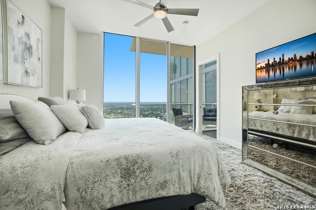 610 E Market Property Photo 13