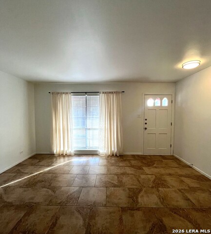 136 Valley Oak Dr Property Photo 2
