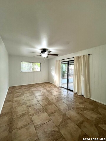 136 Valley Oak Dr Property Photo 6