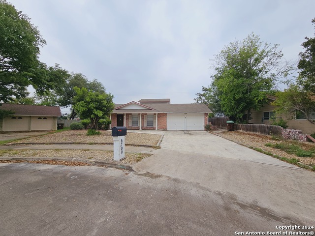 6700 Yellow Rose St Property Photo 2