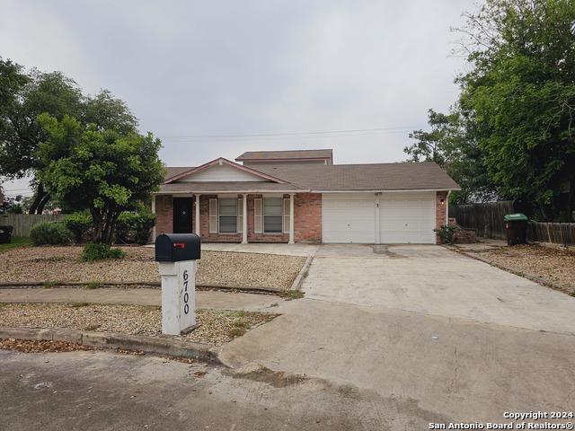 6700 Yellow Rose St Property Photo 3