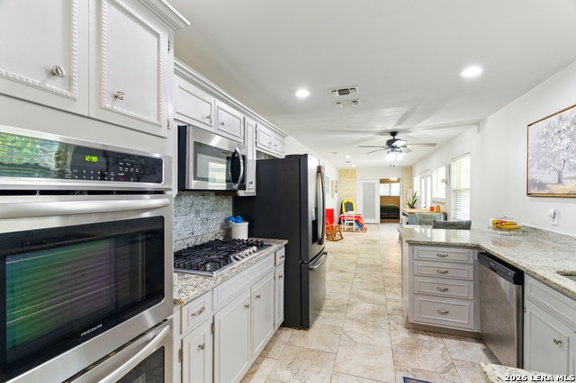 614 Moorside Dr Property Photo 8