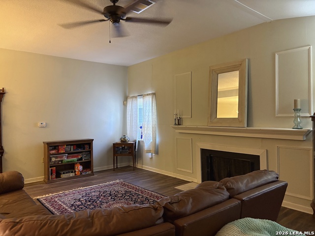 5803 Misty Gln Property Photo 3