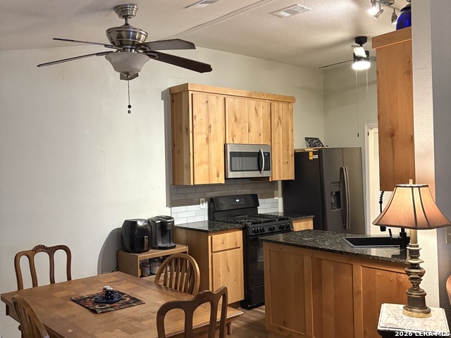 5803 Misty Gln Property Photo 8