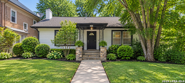 208 ELEANOR AVE Property Photo 1