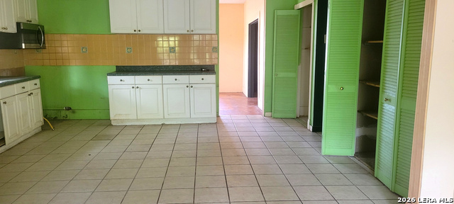 208 Eleanor Ave Property Photo 4