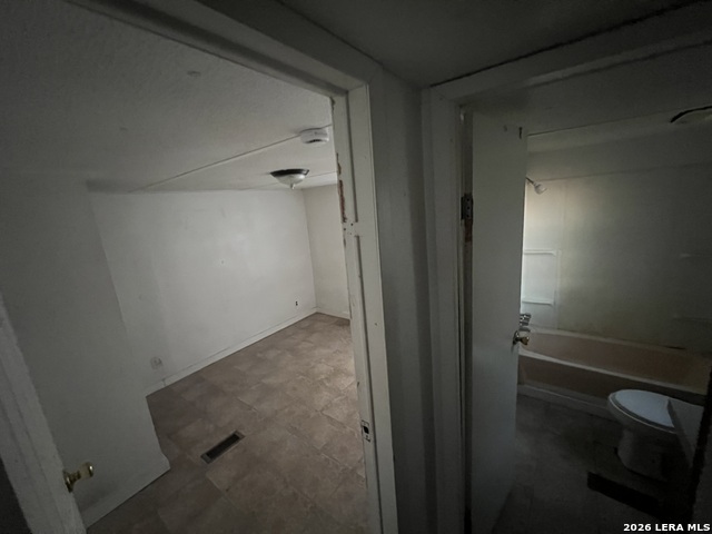 503 Elm St Property Photo 2