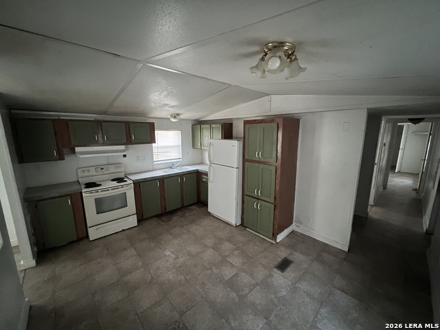 503 Elm St Property Photo 5