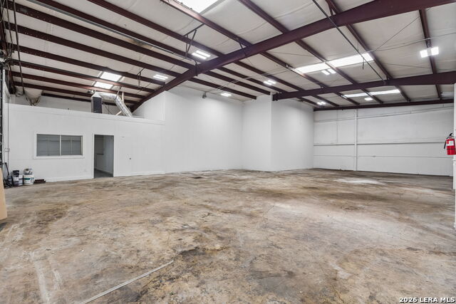 778 Isom Rd Property Photo 10
