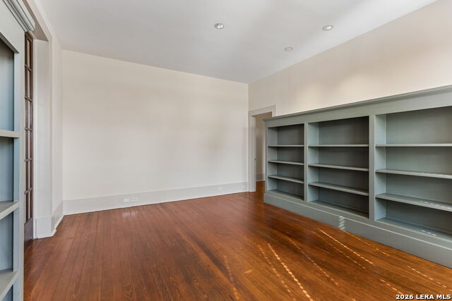 117 W Mistletoe Ave Property Photo 6